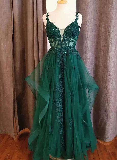 Robe de bal trapèze en tulle et dentelle à décolleté en V